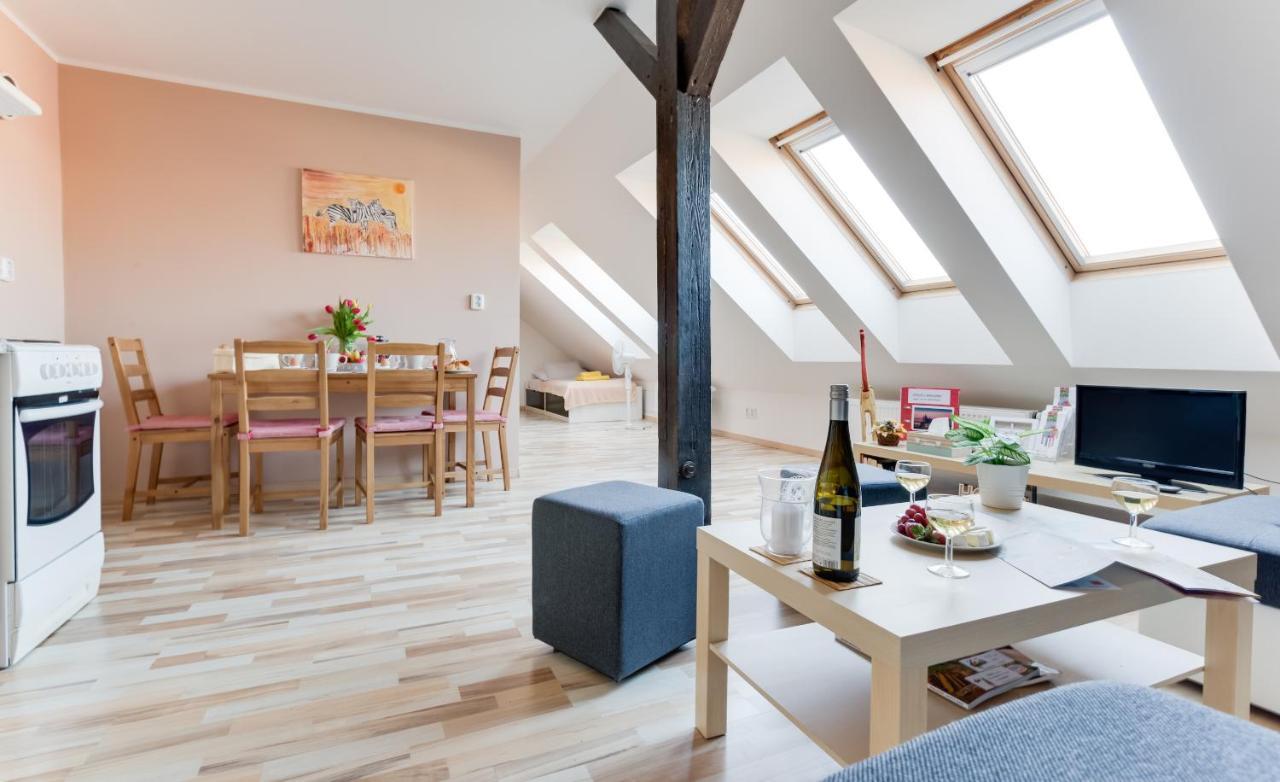 Jane'S Attic Apartment Praag Buitenkant foto