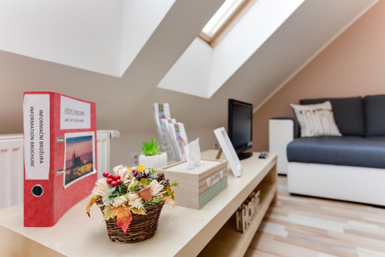Jane'S Attic Apartment Praag Buitenkant foto
