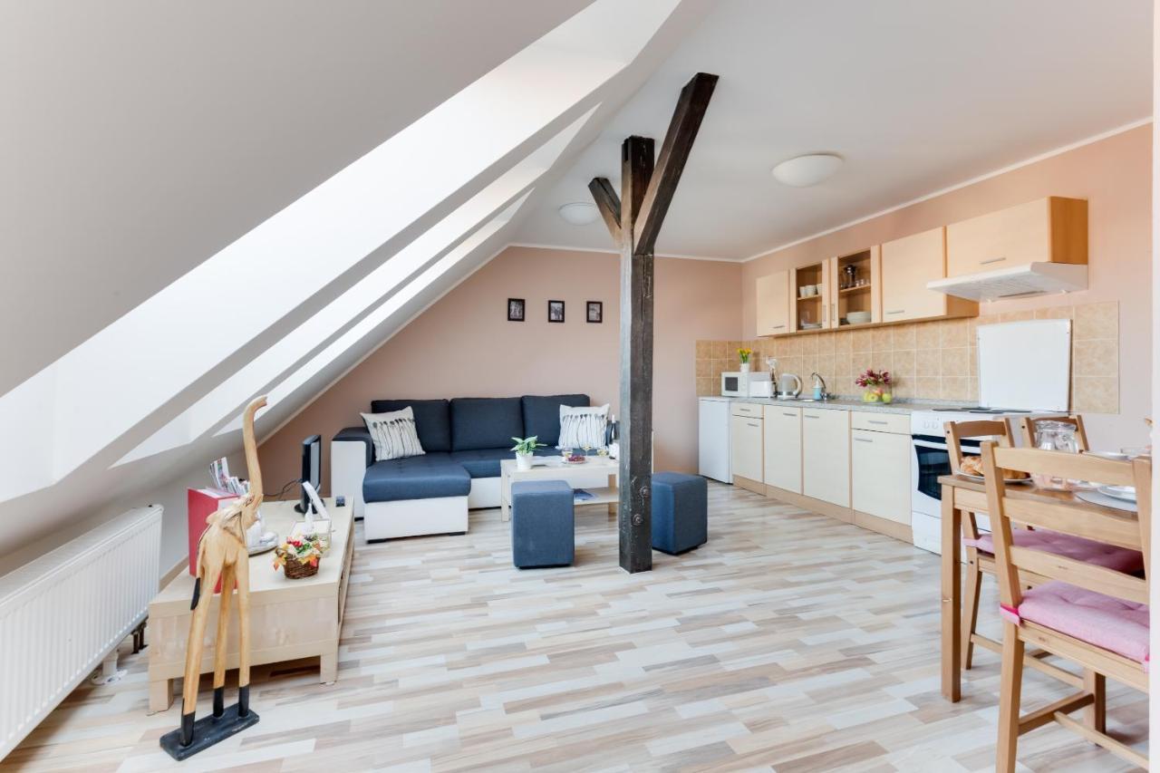 Jane'S Attic Apartment Praag Buitenkant foto