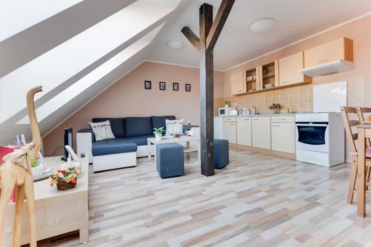 Jane'S Attic Apartment Praag Buitenkant foto