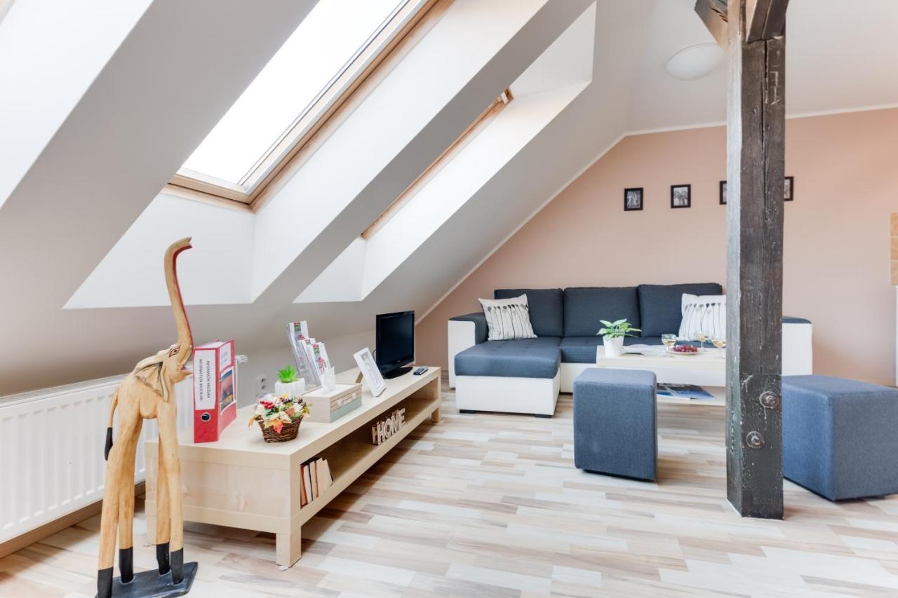 Jane'S Attic Apartment Praag Buitenkant foto