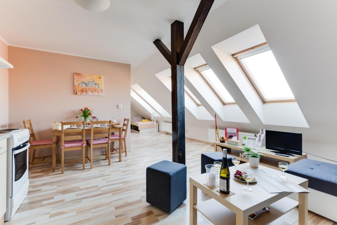 Jane'S Attic Apartment Praag Buitenkant foto